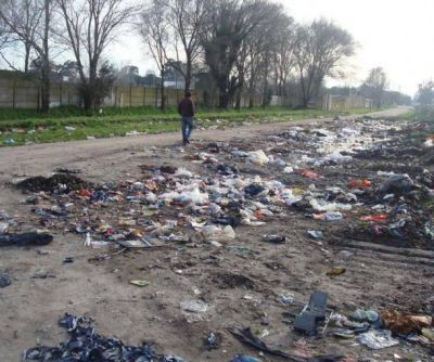 Solicitan erradicar basurero cercano a clubes deportivos