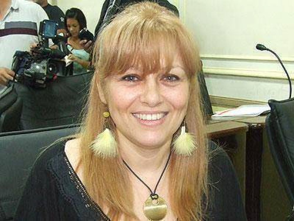 LAN�S: La Rosa: �Era necesario un peque�o aumento a las empresas�