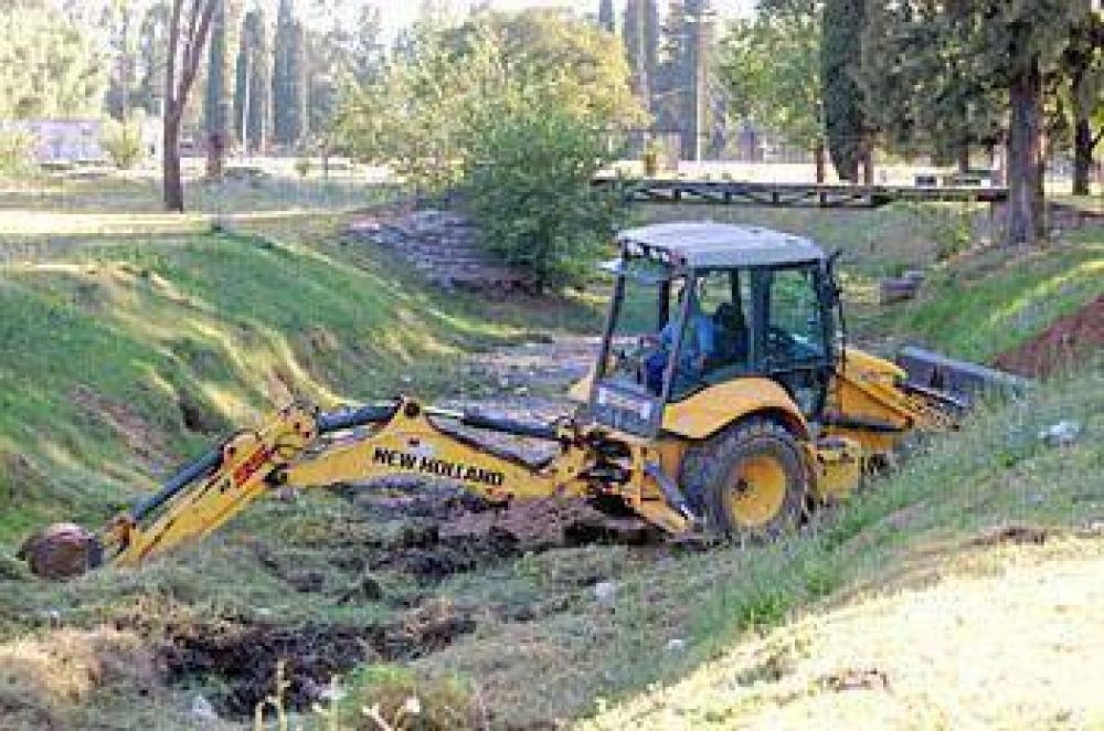 Eval�an la puesta en marcha de las mejoras en Parque Municipal
