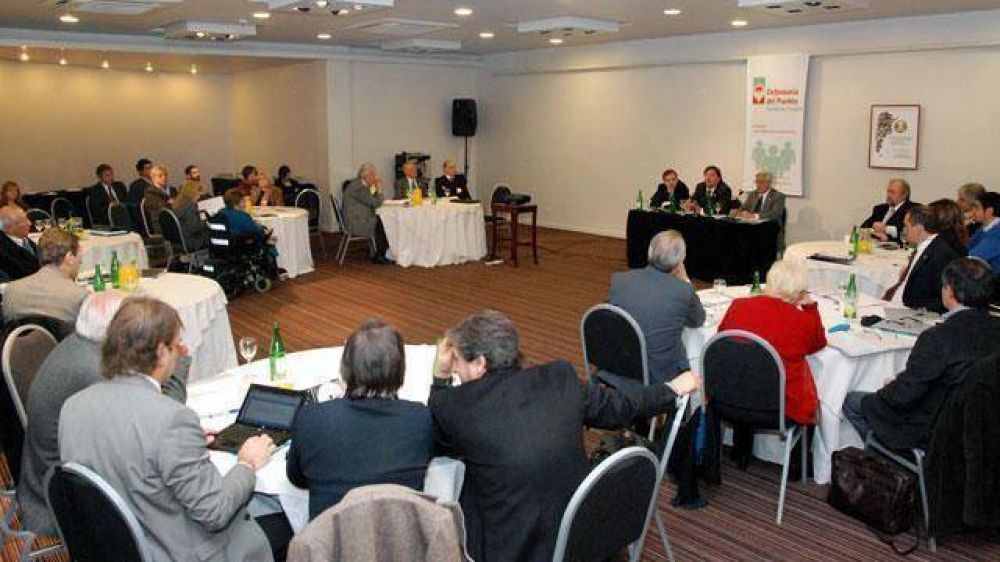 Apoyan que se constituya la Defensor�a de Entre R�os