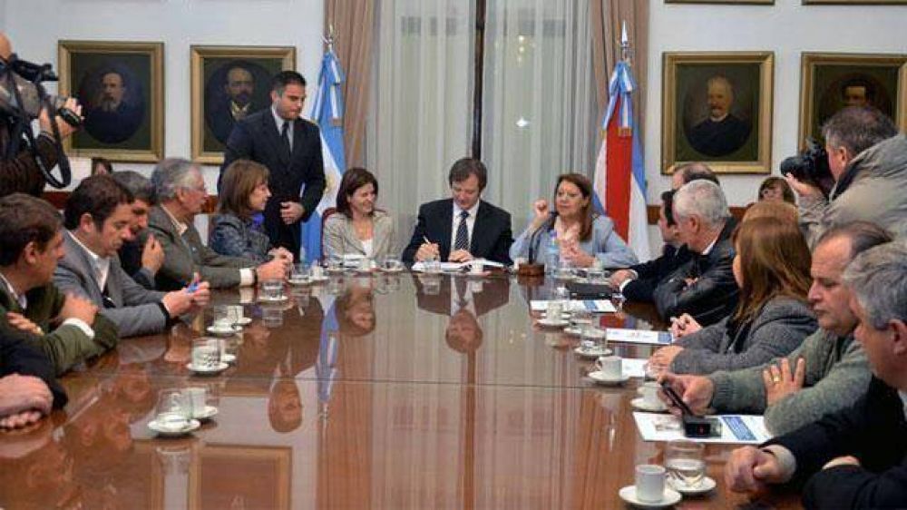 Municipios y la Provincia buscan herramientas para prevenir la violencia