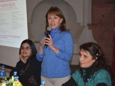 Osuna destac� el rol de contenci�n de los jardines maternales