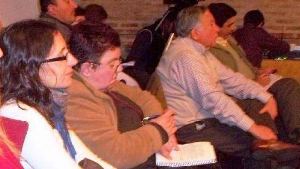 Jornada de an�lisis de agua convocada por partidos pol�ticos opositores