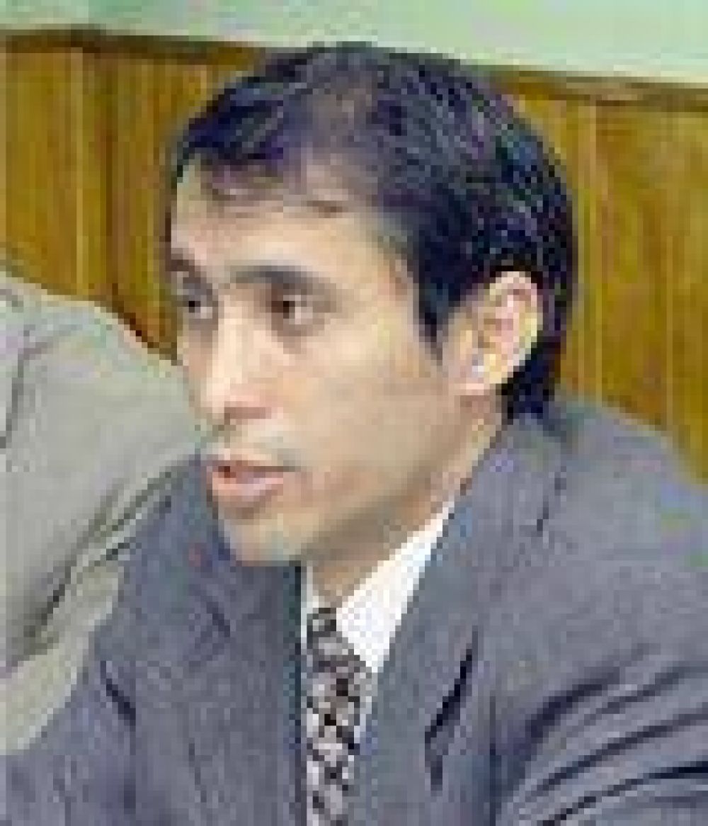 Paredes Urquiza: La reforma pol�tica y judicial terminar� en una gran farsa