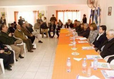 Neuqu�n y Chile acuerdan priorizar el paso Pichach�n 