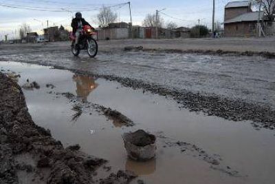 Neuqu�n gasta hasta 3 millones en mantener calles de tierra