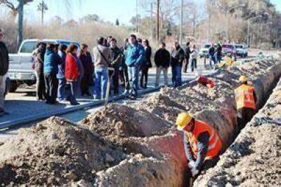 Recorren obras de agua potable
