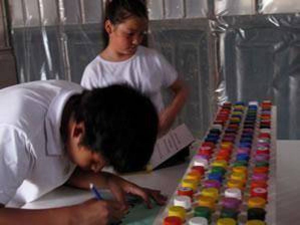 M�s de 90 cursos ya recolectan botellas pl�sticas
