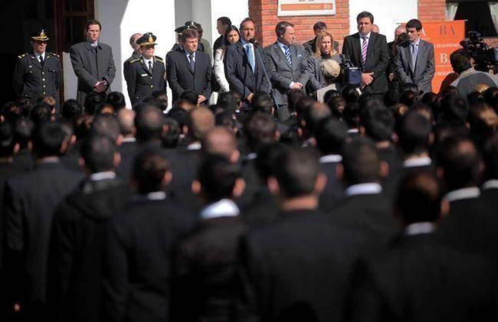 Scioli recorri� la Escuela de Polic�a