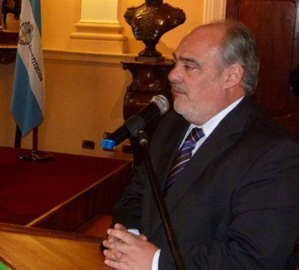 Ricardo retom� la cuesti�n cr�ditos y le apunt� a la oposici�n
