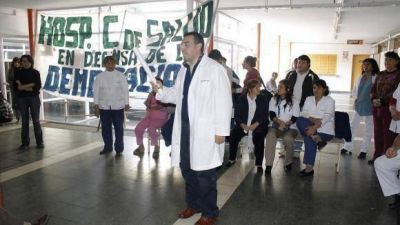  En medio de un brote de gripe A, estall� un conflicto en el Centro de Salud