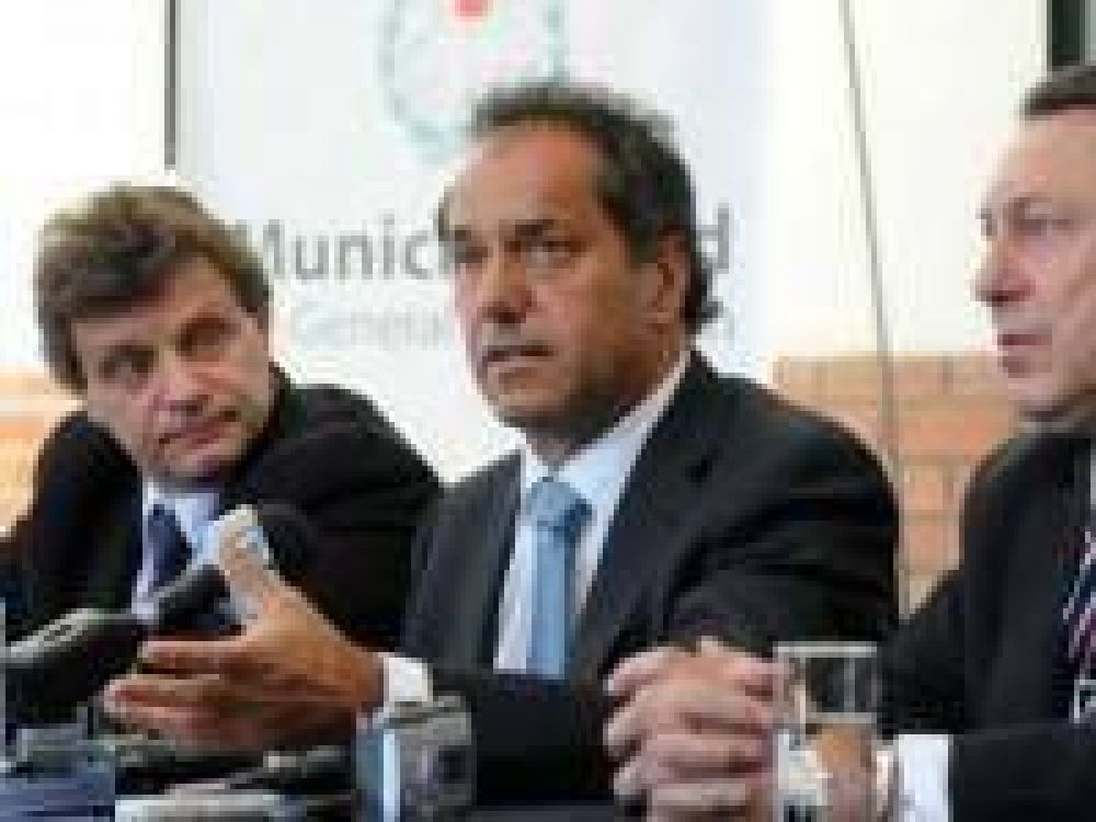 Scioli remarc� que �impulsamos pol�ticas de seguridad ciudadana trabajando con los intendentes en la prevenci�n del delito�