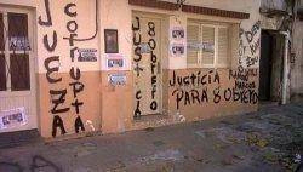 Escraches: allanaron oficinas de la acusada de instigar a la violencia