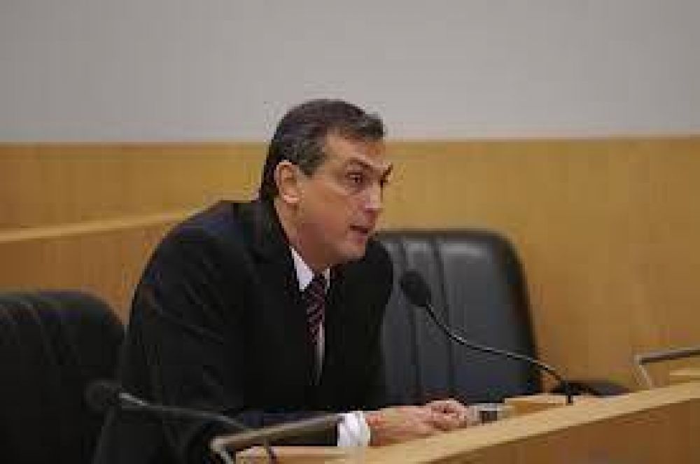 El incremento de la tarifa de taxis "hoy no es prioridad de la Comisi�n"