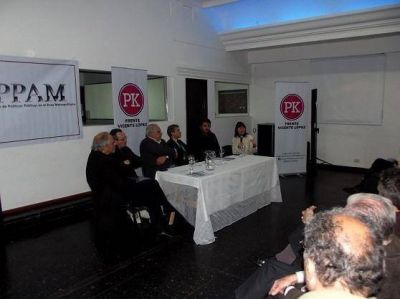 El Peronismo Kirchnerista disert� sobre �los vecinos y la salud�