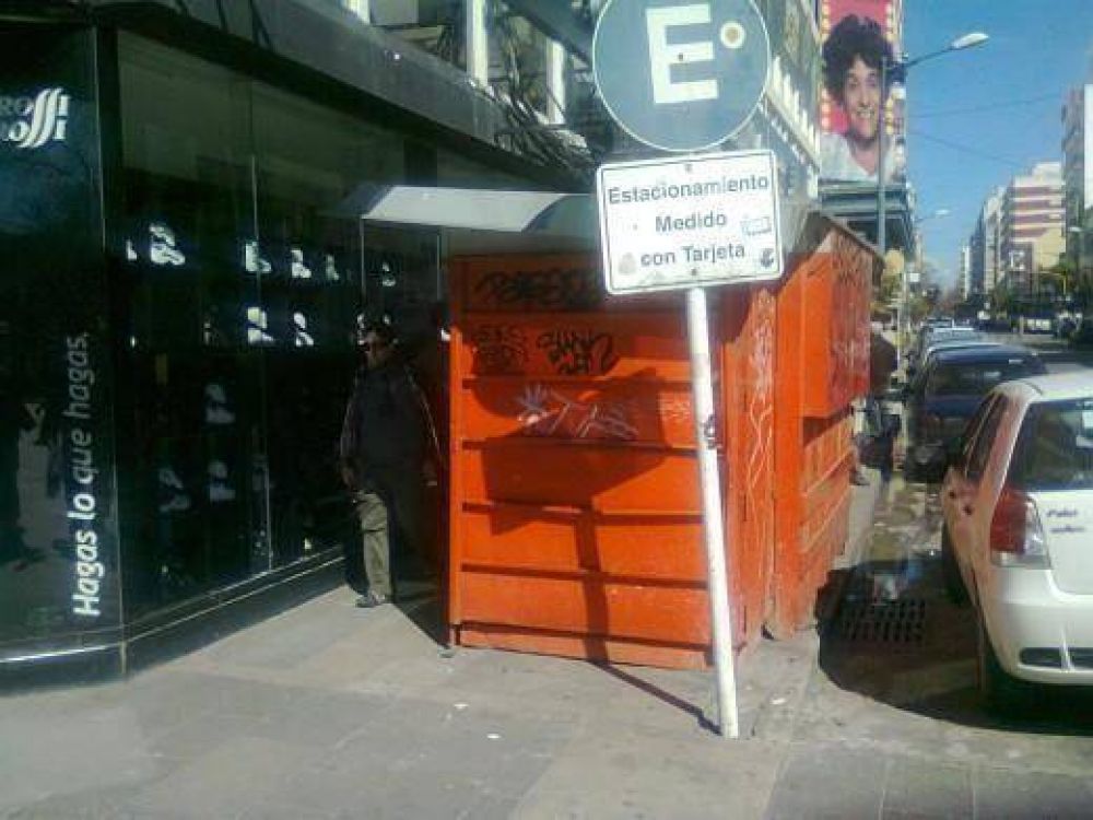 Ahora, buscan erradicar de las veredas a los Kioscos