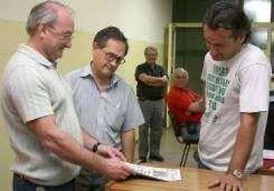 Unos 200 vi�ateros quieren venderle su uva al Estado