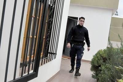 Tres delincuentes se alzaron con $ 25.000 y joyas