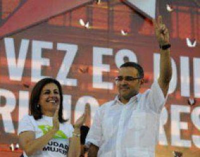 Fiscal�a salvadore�a indaga finanzas de candidato presidencial de izquierda