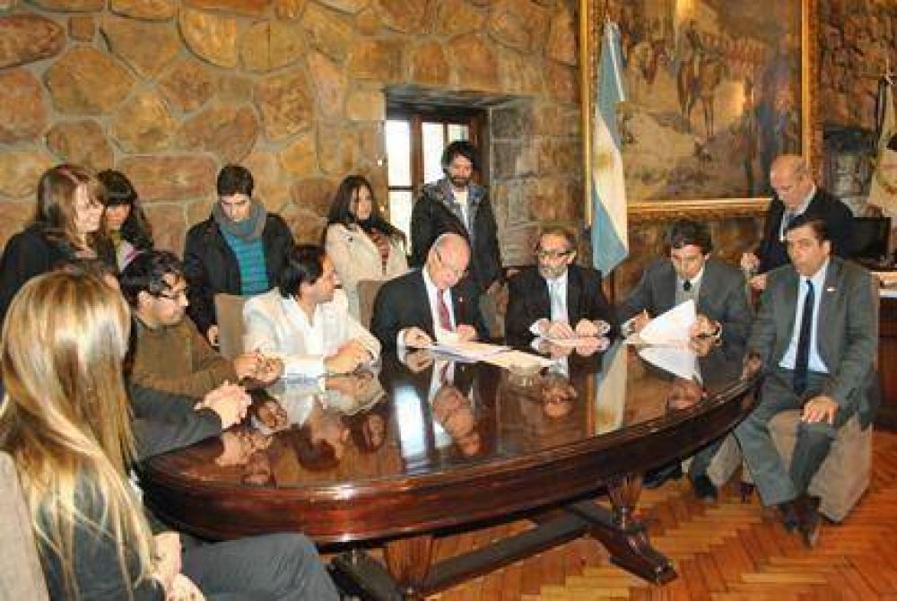 Aprestos para licitar la obra De la Legislatura