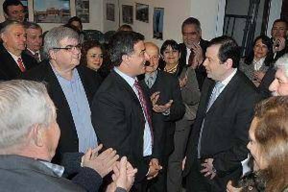 Zamora anunci� m�s obras en el Hospital Independencia y la construcci�n de la sede de escuela especial en Suncho