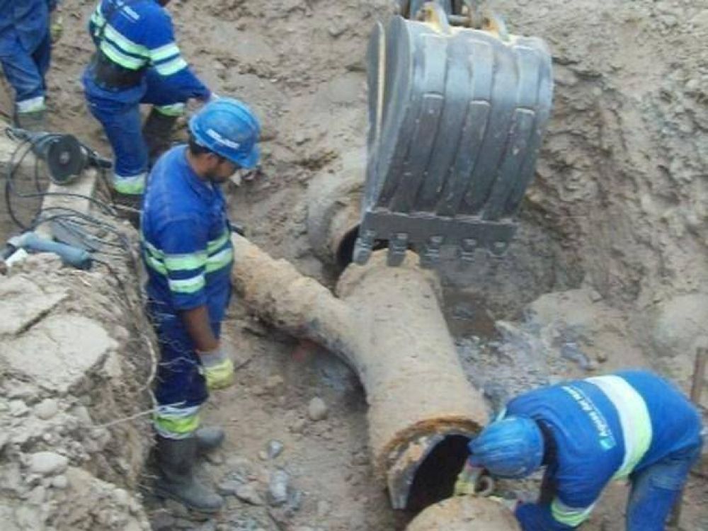 Restablecen servicio de agua potable en 15 barrios de Or�n