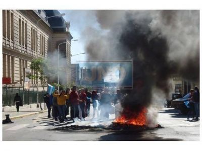 Sin acuerdo, propietarios de carribares levantaron el corte