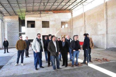 Importantes anuncios de Pittelli en la localidad de Moquehu� 