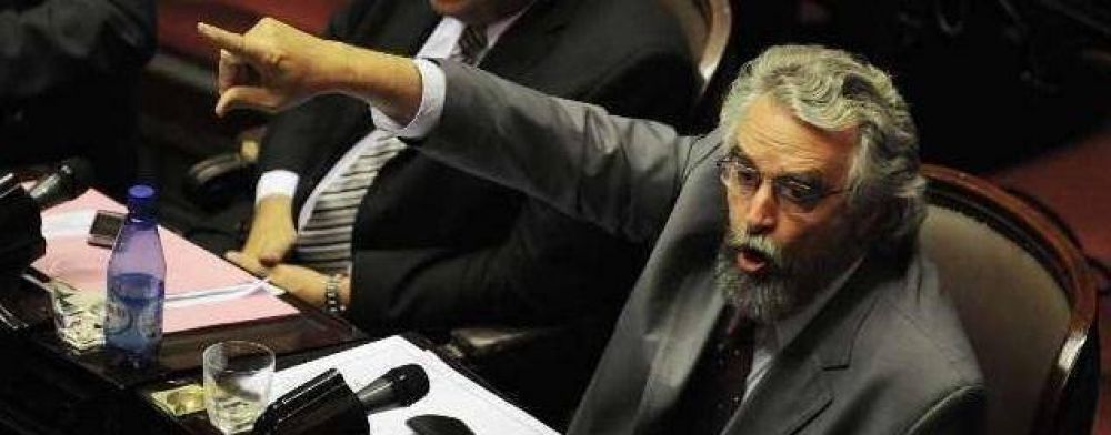 West se suma a la �re-re� de Cristina y de paso cruza a La Juan Domingo