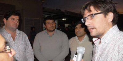 El Ministro Juan Luna recorri� el Hospital Vera Barros
