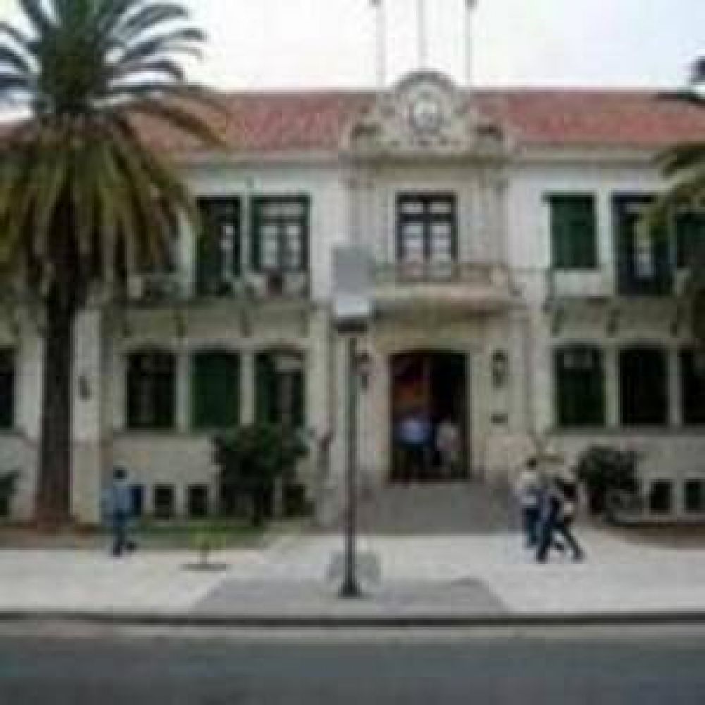 Estatales: �Desde el viernes los sueldos y la quincenita desde el 14�
