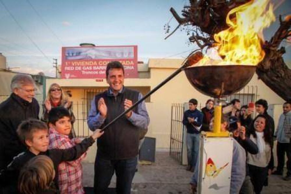 Se inaugur� una nueva red de gas en Troncos del Talar 