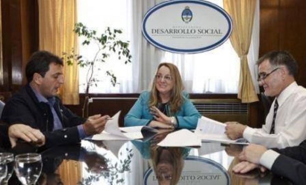 Alicia Kirchner recibi� a Sergio Massa para ampliar el convenio de cooperaci�n con municipio de Tigre 