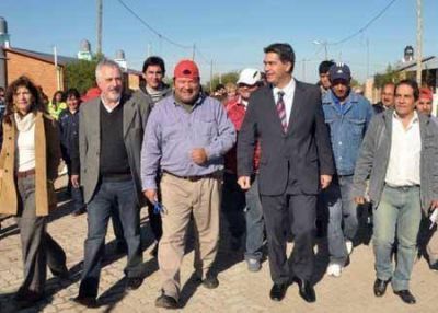  Inauguran nuevas viviendas en el barrio del MTD 