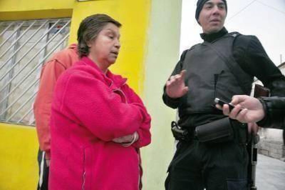 Arrasan cinco precarias viviendas de asentamientos ilegales en Km. 8