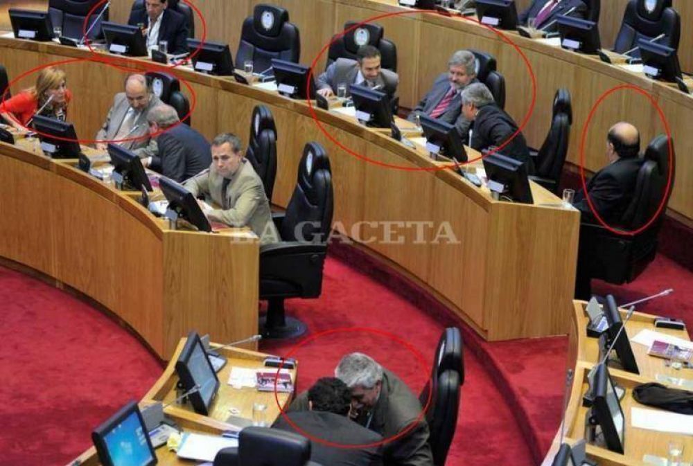 Qu� hacen los legisladores mientras alguien habla en el recinto