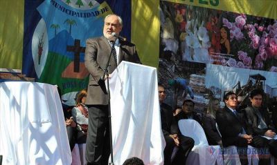 En clave electoral, Colombi llam� a las 70 comunas a sumarse al proyecto 2013