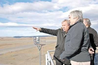 Peralta y L�zaro B�ez visitaron la obra del aeropuerto