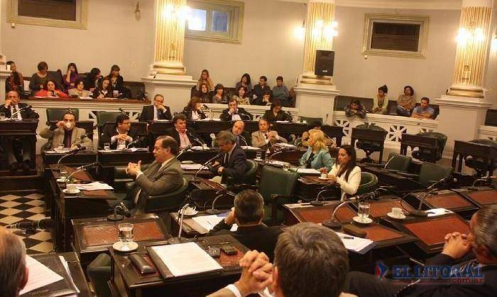 Cr�ditos: apuesta oficial a una catequizaci�n de Camau al PJ