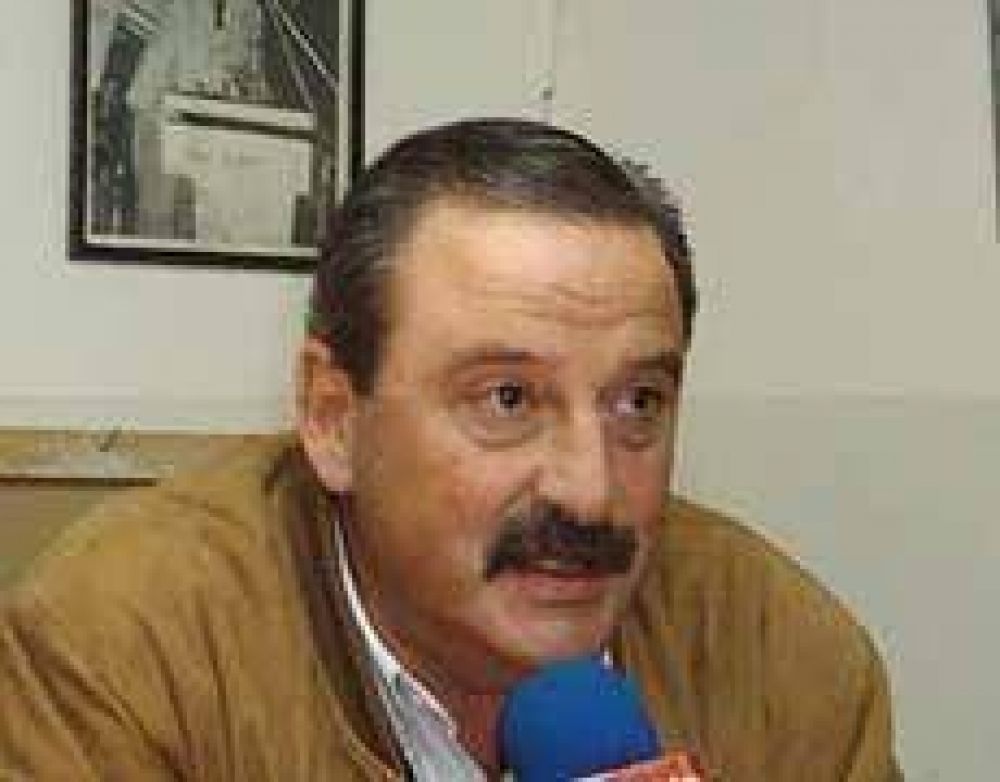 Azcoiti dijo que habr� internas en la provincia entre �l y Alfons�n