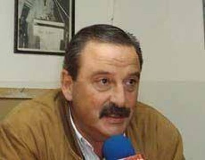 Azcoiti dijo que habr� internas en la provincia entre �l y Alfons�n
