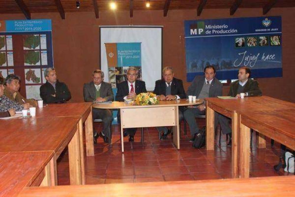  El gobierno se reuni� con gremios estatales