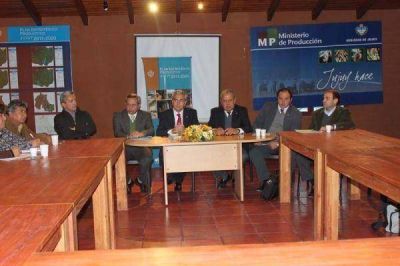  El gobierno se reuni� con gremios estatales