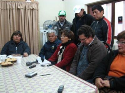  Proponen recategorizar al 80% de los estatales del escalaf�n general