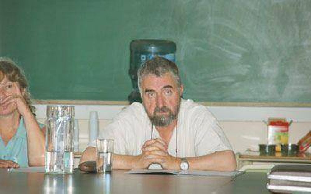 Gil retir� su renuncia.