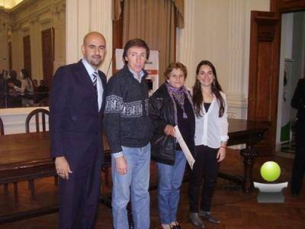 SE ENTREGARON EN BRAGADO 51 ESCRITURAS DE REGULARIZACI�N DOMINAL