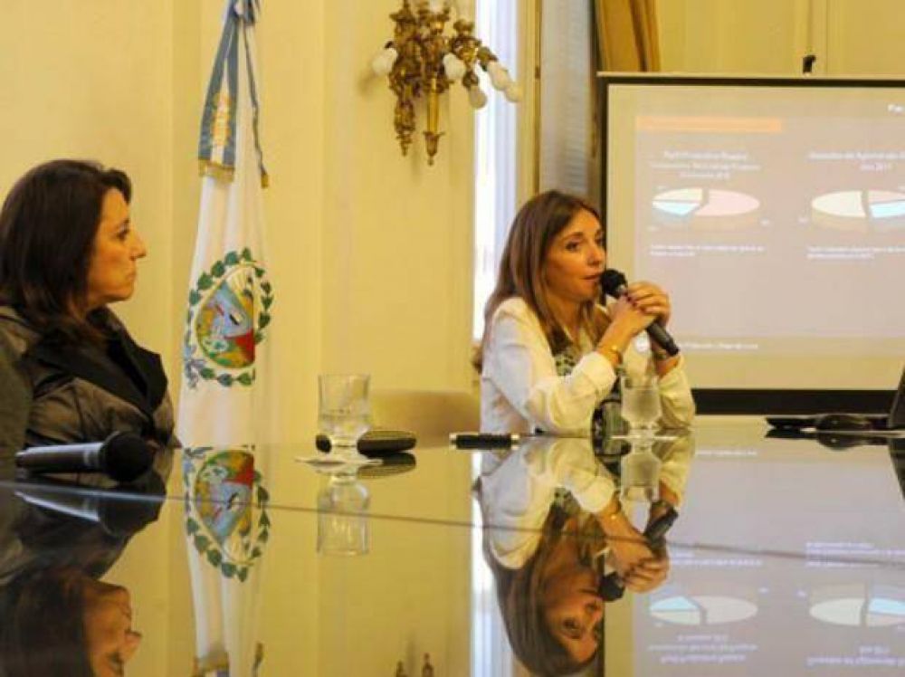 La industria y los barrios, en la agenda de Producci�n
