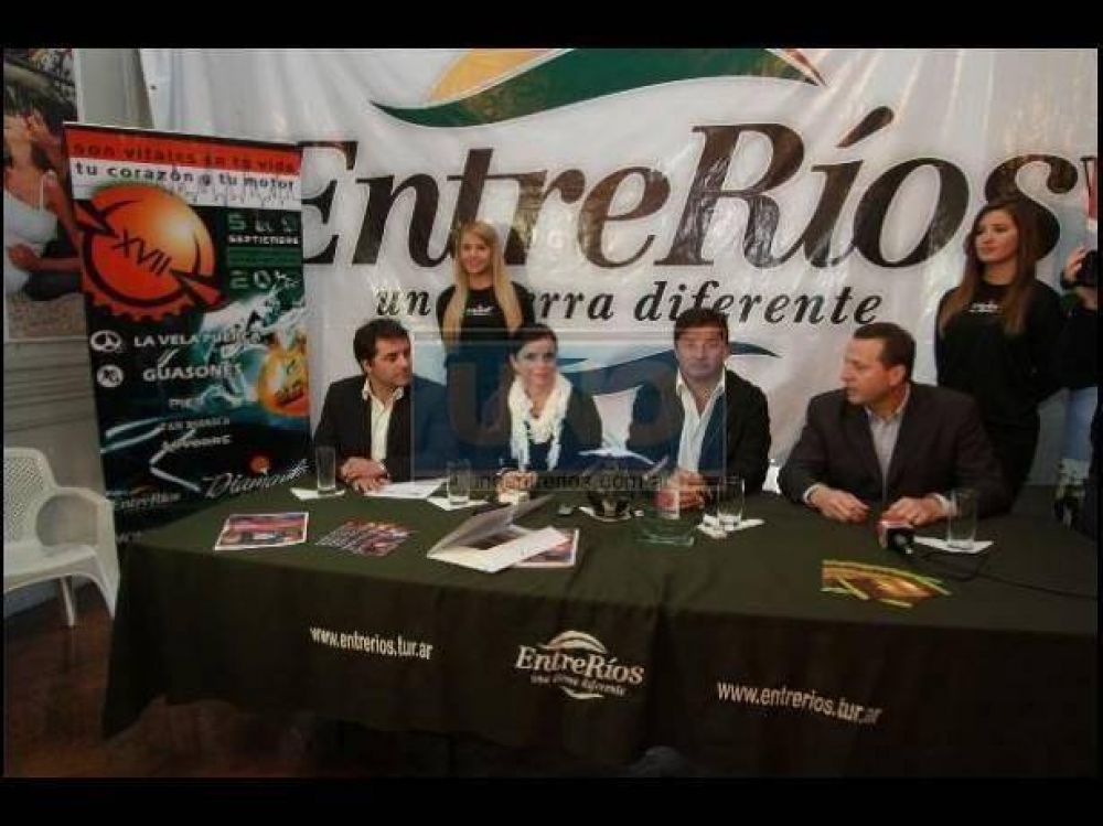 La Vela Puerca, Guasones y Pier, parte de la grilla del Motoencuentro de Diamante 2012