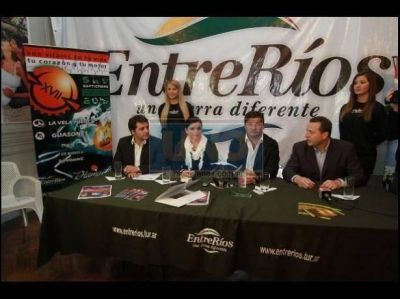 La Vela Puerca, Guasones y Pier, parte de la grilla del Motoencuentro de Diamante 2012