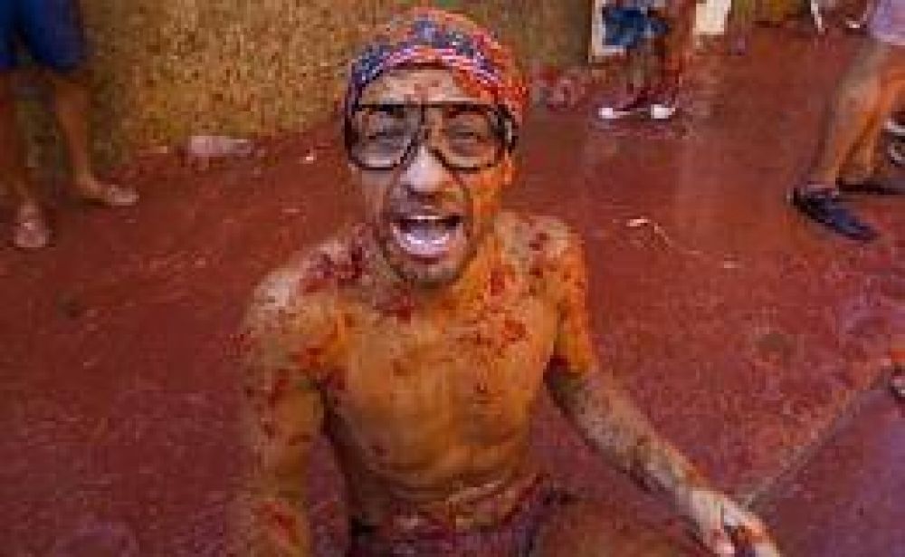 La "tomatina", un �xito en la crisis